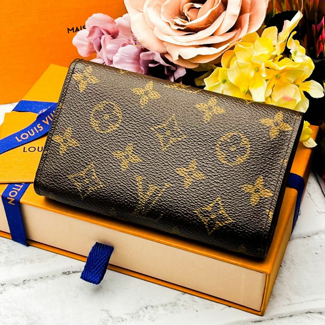 LOUIS VUITTON(ルイヴィトン)の極美品✨　ルイヴィトン　モノグラム　二つ折り財布　ポルトモネ ビエ トレゾール レディースのファッション小物(財布)の商品写真