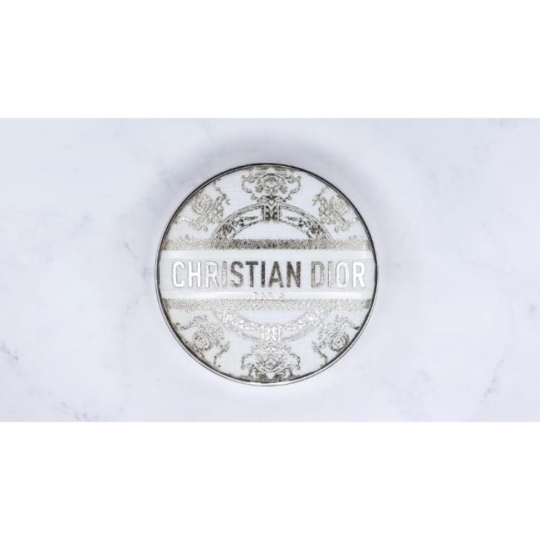 Christian Dior(クリスチャンディオール)のディオールスキン フォーエヴァー クッション  チュイルリー ケース コスメ/美容のベースメイク/化粧品(ファンデーション)の商品写真