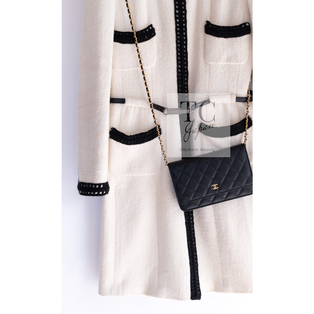 CHANEL - 59万 シャネル コート CHANEL アイボリー ブラック CHANEL - 59万 シャネル コート CHANEL アイボリー ブラック
