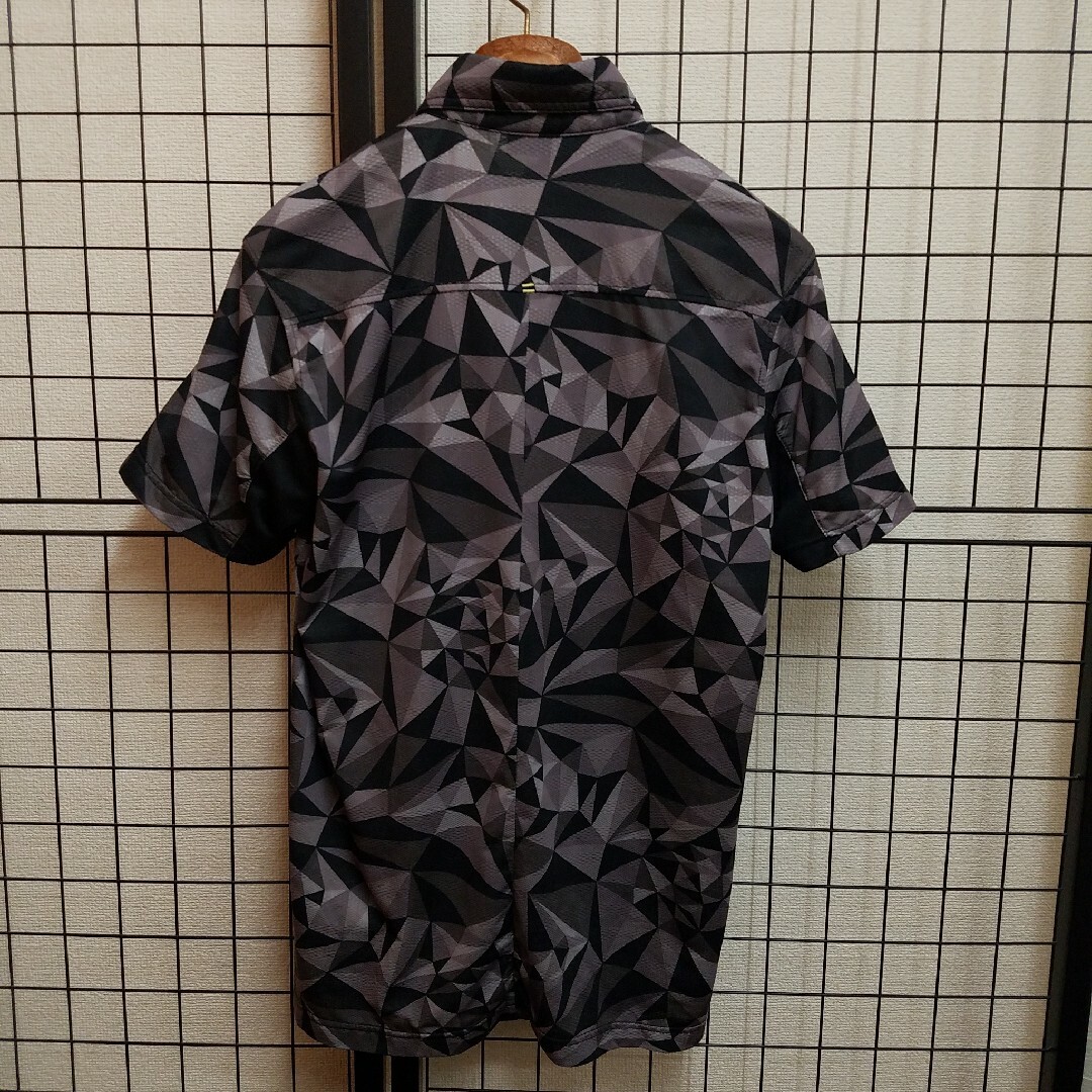 Oakley(オークリー)の15SS OAKLEY Total Pattern S/S Golf Polo スポーツ/アウトドアのゴルフ(ウエア)の商品写真