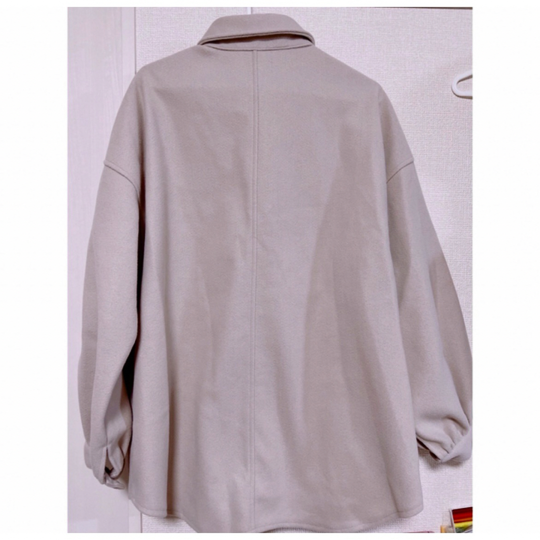 GRL(グレイル)のGRL ボリュームスリーブシャツジャケット アイボリー レディースのジャケット/アウター(ダウンコート)の商品写真