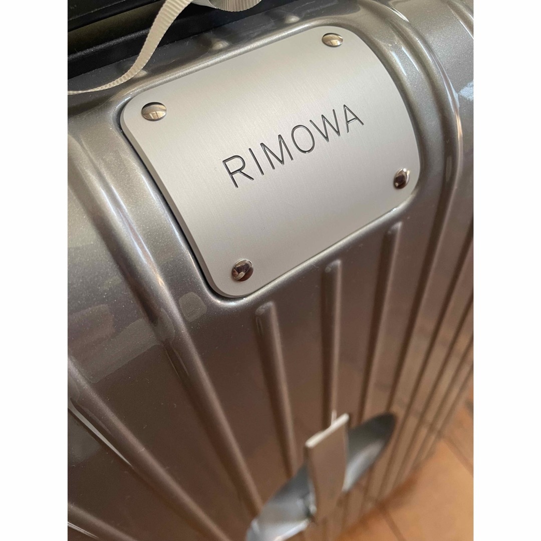 新品未使用正規品★リモワ ✖️ポルシェ　rimowa porches 32ℓ メンズのバッグ(トラベルバッグ/スーツケース)の商品写真