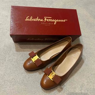 サルヴァトーレフェラガモ(Salvatore Ferragamo)のサルヴァトーレフェラガモ パンプス ヴァラリボン レザー ブラウン 6.5(ハイヒール/パンプス)