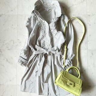 ハナエモリ(HANAE MORI)の極美品 ハナエモリ シルク混 グレーストライプ柄 シャツ ブラウス フリル付き(シャツ/ブラウス(長袖/七分))