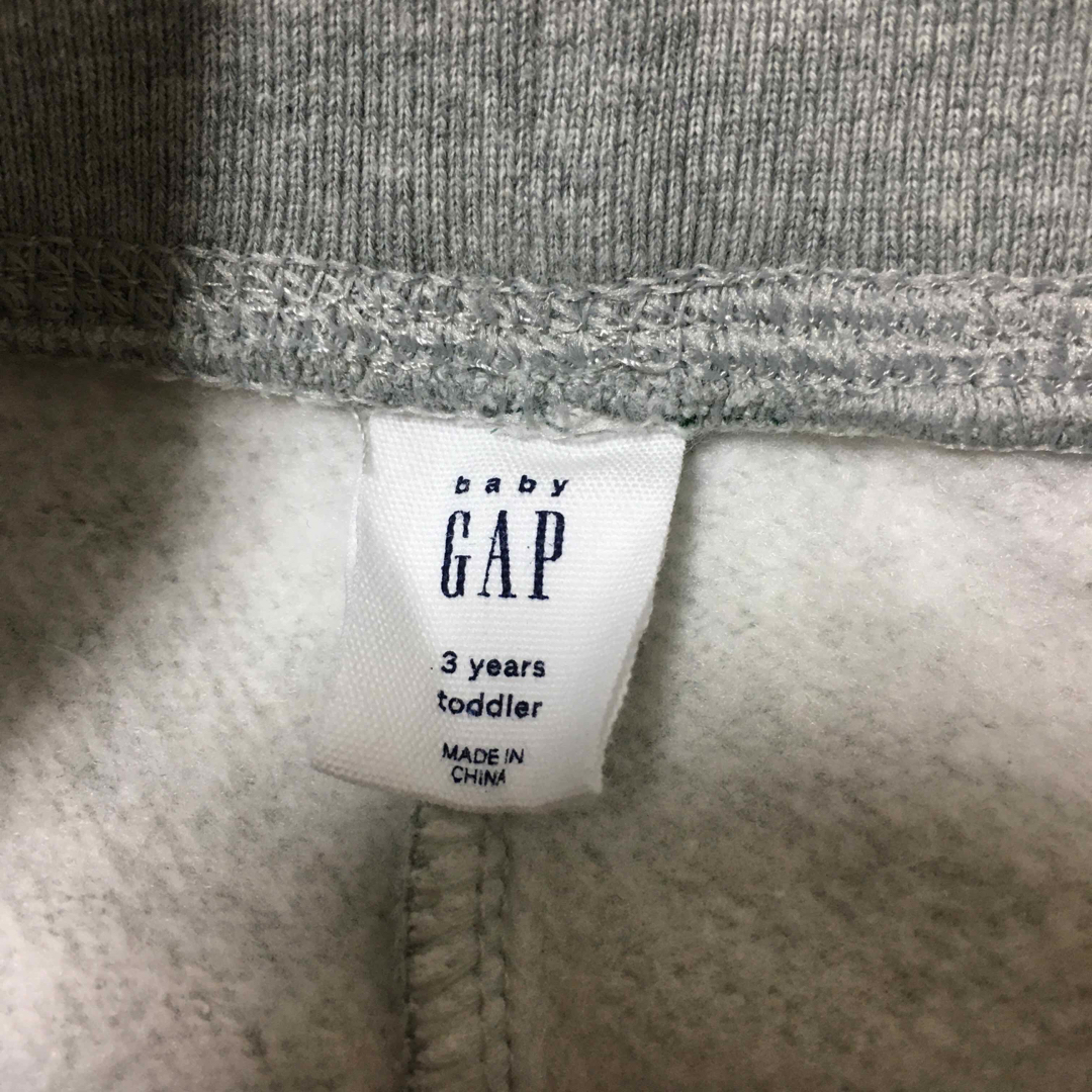 babyGAP(ベビーギャップ)のbaby GAP 裏起毛パンツ　恐竜　サイズ95相当 キッズ/ベビー/マタニティのキッズ服男の子用(90cm~)(パンツ/スパッツ)の商品写真