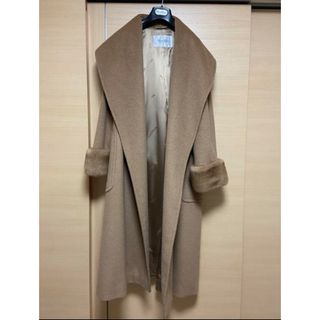 マックスマーラ(Max Mara)の最高級34白タグMaxMara マックスマーラ　ピュアキャメル　ファーコート(ロングコート)