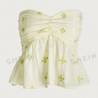 シーイン(SHEIN)のSHEIN チューブトップ　花柄　シャーリング(ベアトップ/チューブトップ)