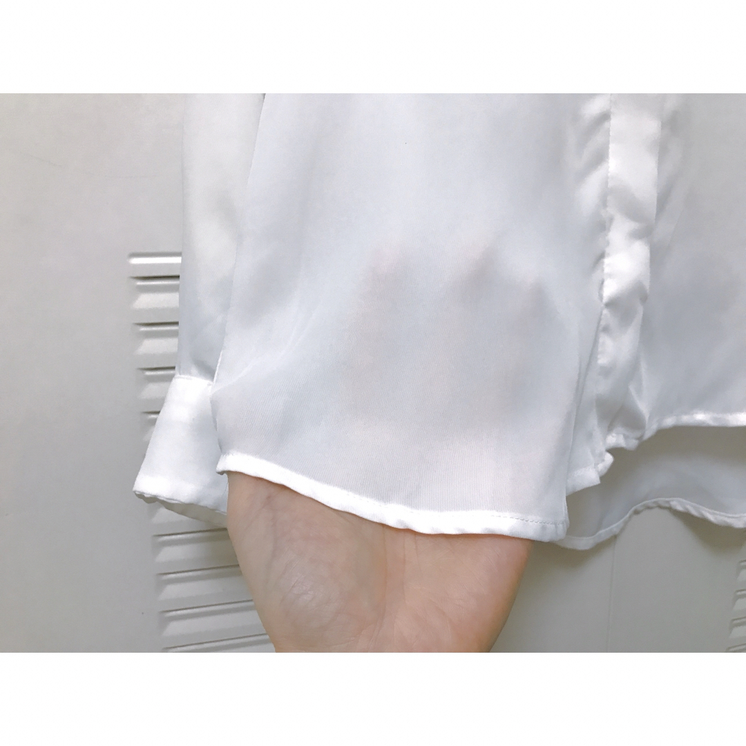 H&M(エイチアンドエム)の🌸Ｈ&M🌸長袖 ルーズセミシアーシフォンシャツ とろみシャツ🌸白 隠しボタン レディースのトップス(シャツ/ブラウス(長袖/七分))の商品写真