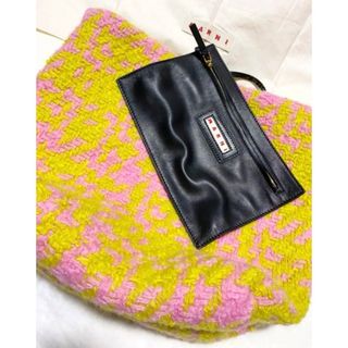 マルニ(Marni)の美品　MARNI  ニット　クラッチ　タキマキ　Drawer(ハンドバッグ)