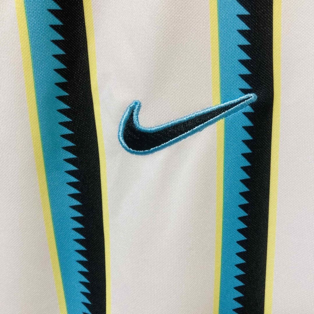 NIKE(ナイキ)のNIKE半袖カットソー/サッカーユニホーム/NIKE Dri-FIT スポーツ/アウトドアのサッカー/フットサル(ウェア)の商品写真