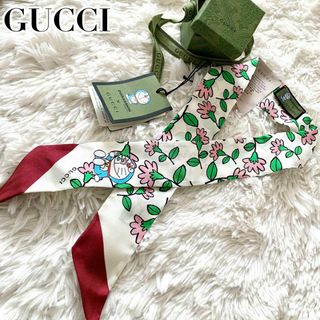 グッチ(Gucci)の美品 レア✨GUCCI スカーフ ドラえもん コラボ シルク 花柄 タグ 箱付き(バンダナ/スカーフ)