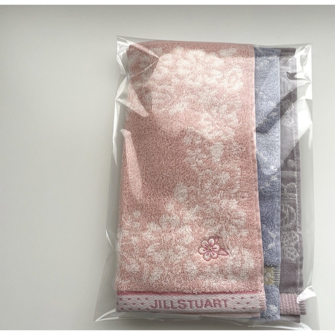 JILLSTUART(ジルスチュアート)の新品　ジルスチュアート　タオルハンカチ　3枚セット レディースのファッション小物(ハンカチ)の商品写真
