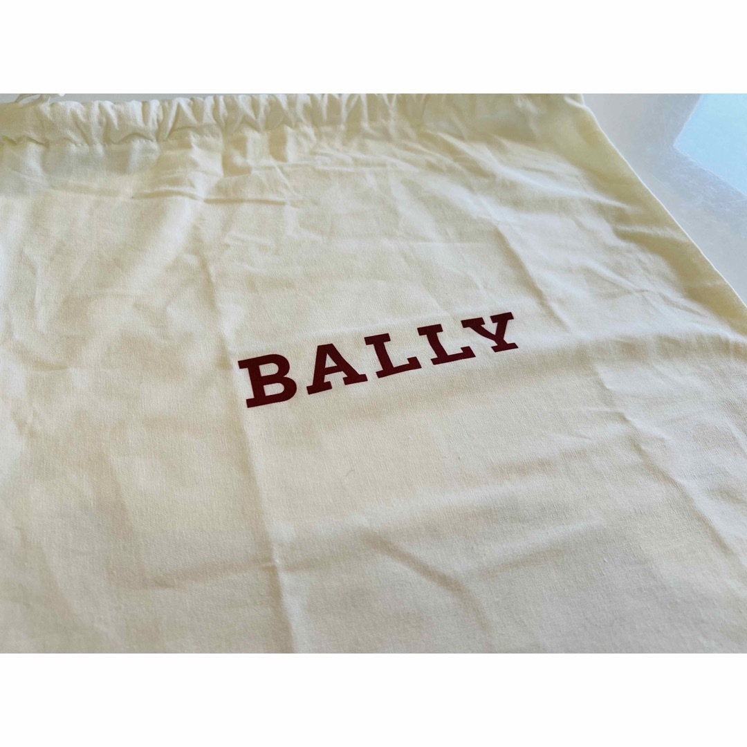 Bally(バリー)のBALLY キルティングレザー　ショルダーバッグ レディースのバッグ(ショルダーバッグ)の商品写真