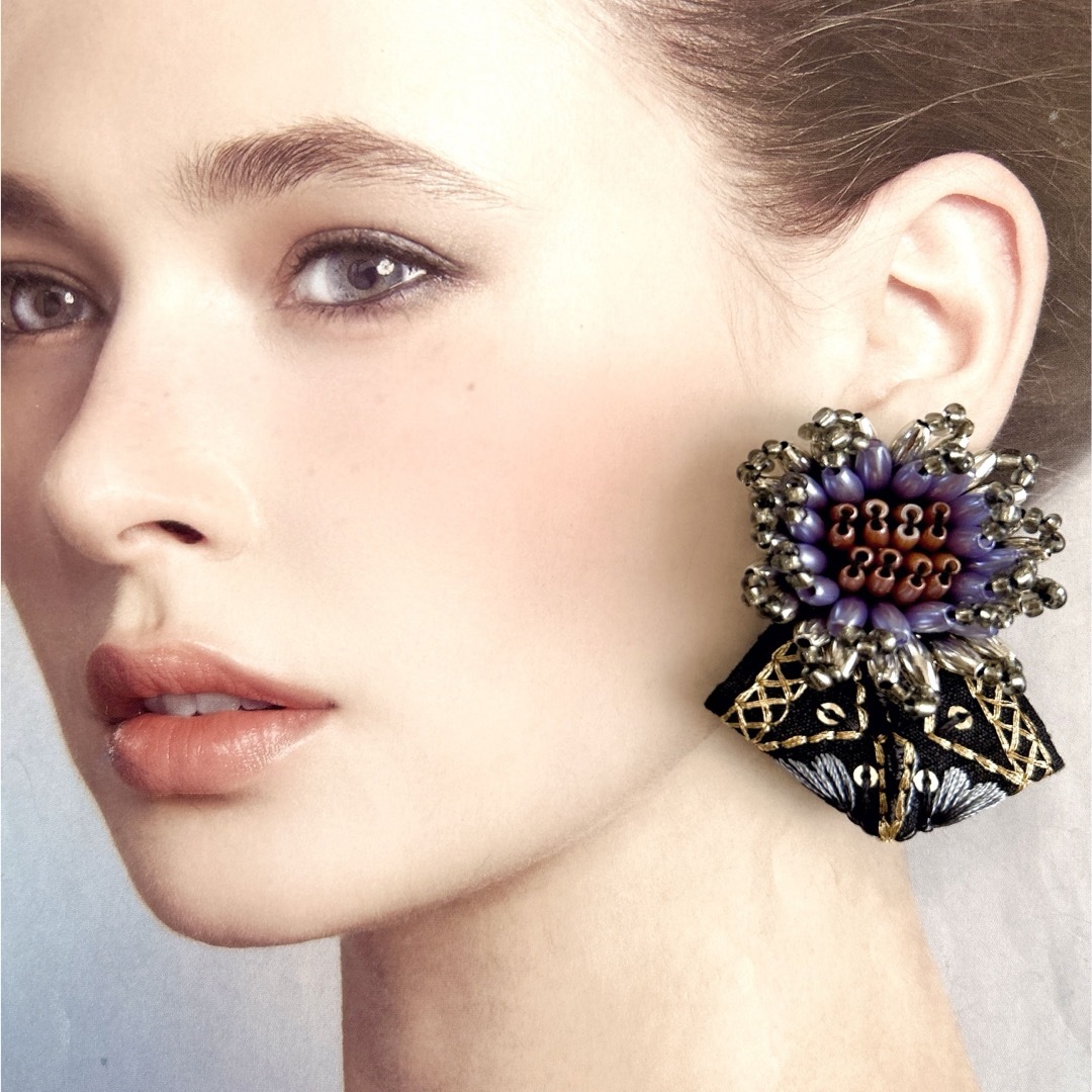 大人 ブラック フラワー 刺繍 × インド刺繍リボン★ピアス✳︎イヤリング ハンドメイドのアクセサリー(ピアス)の商品写真