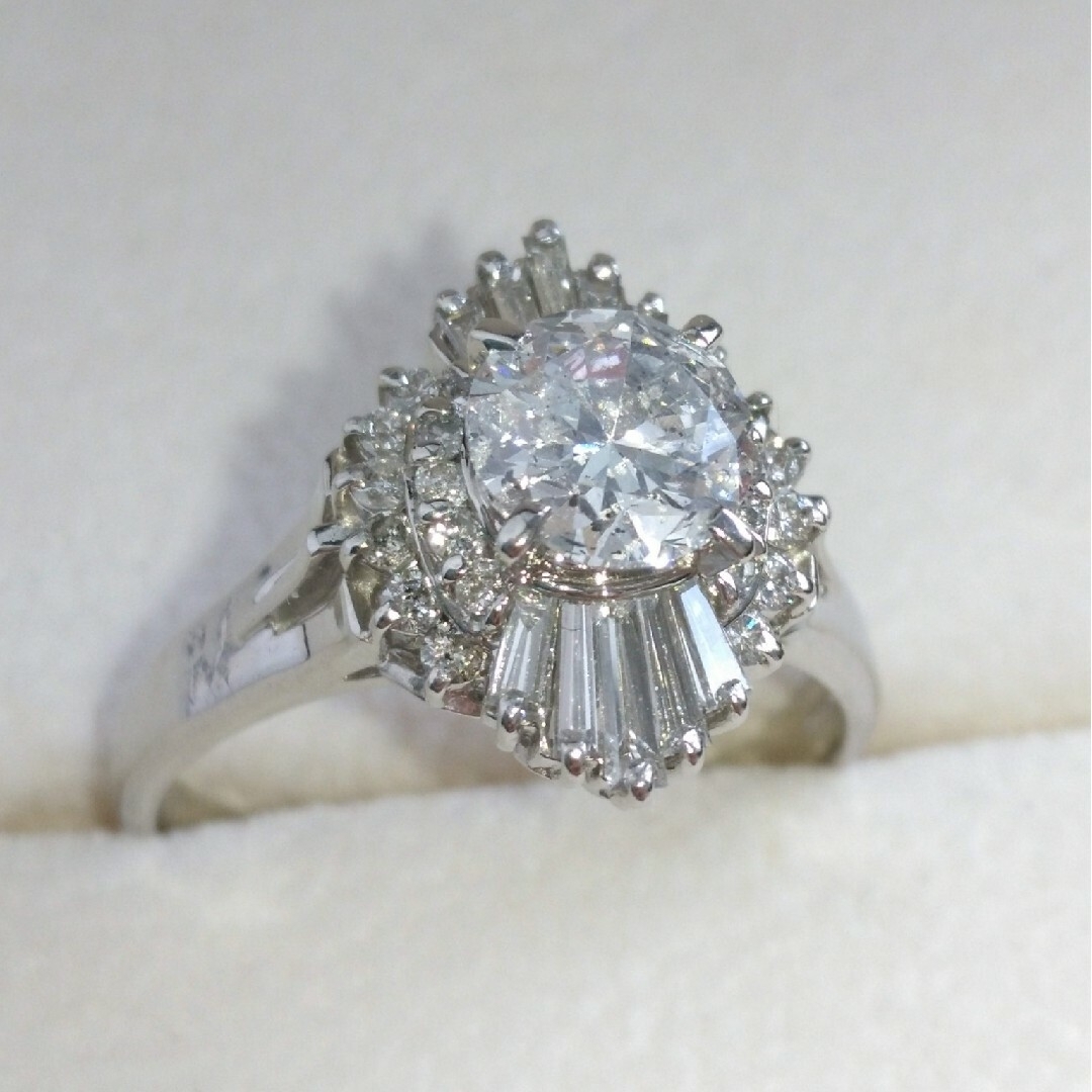 大粒ダイヤ Pt900 プラチナダイヤモンドリング 計1.63ct（16号） レディースのアクセサリー(リング(指輪))の商品写真