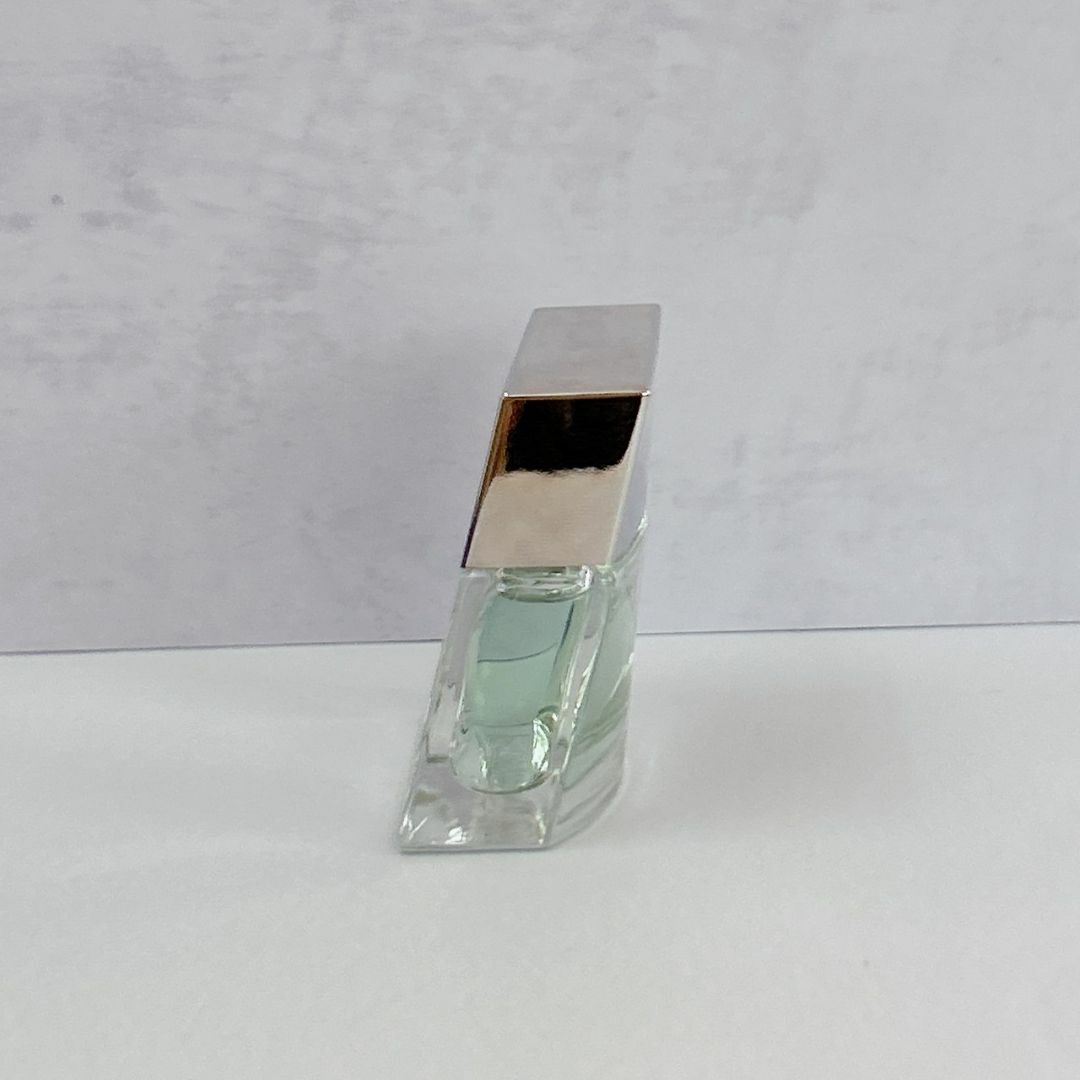 Calvin Klein(カルバンクライン)の希少ボトル カルバンクライン トゥルース フォーメン 香水 15ml EDT コスメ/美容のリラクゼーション(アロマポット/アロマランプ/芳香器)の商品写真