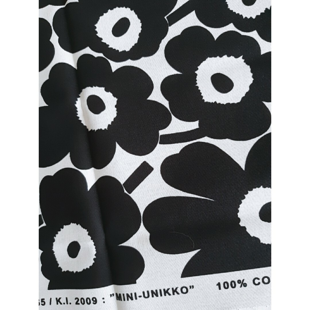 marimekko(マリメッコ)のmarimekko生地    ミニウニッコ   70×50㎝ ハンドメイドの素材/材料(生地/糸)の商品写真