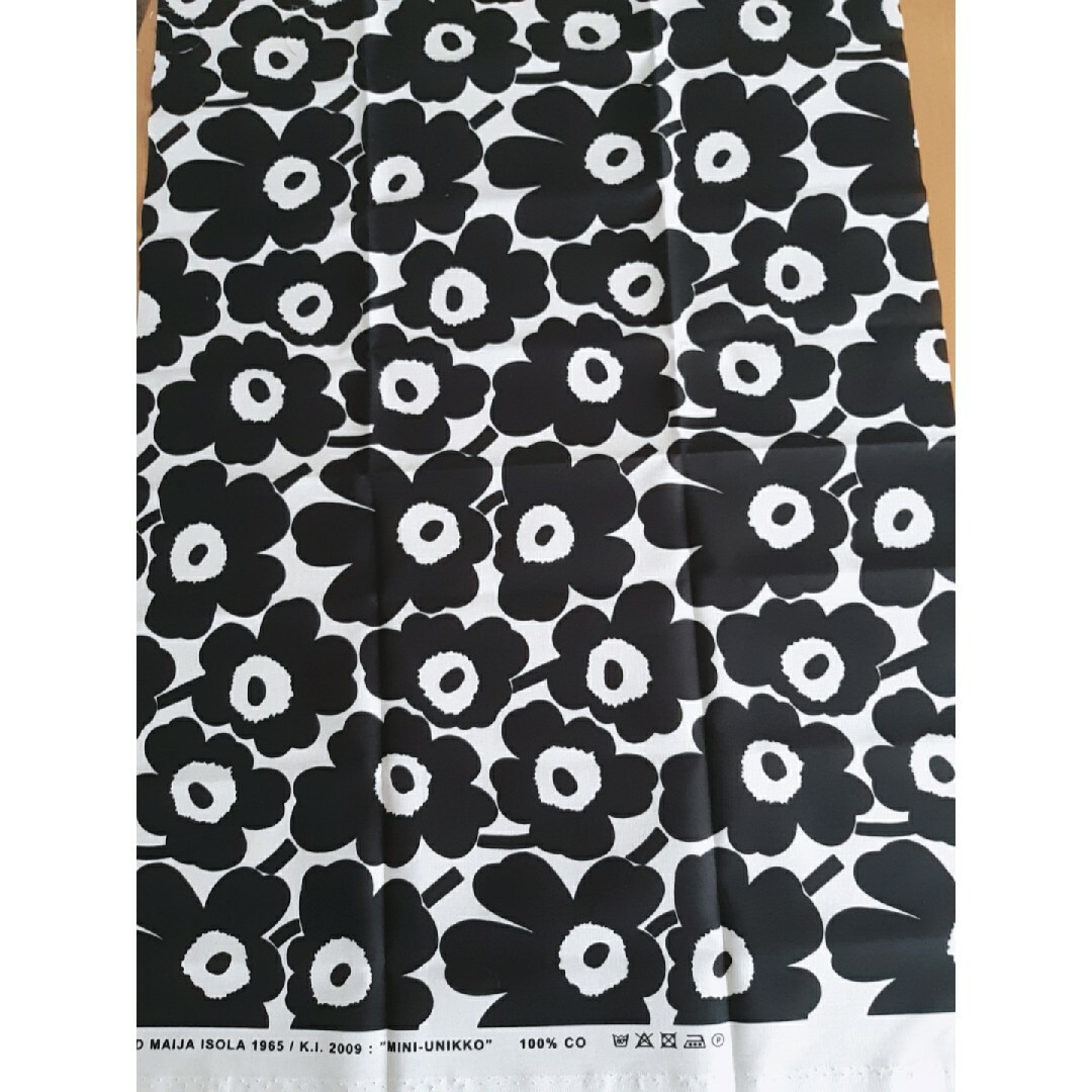 marimekko(マリメッコ)のmarimekko生地    ミニウニッコ   70×50㎝ ハンドメイドの素材/材料(生地/糸)の商品写真