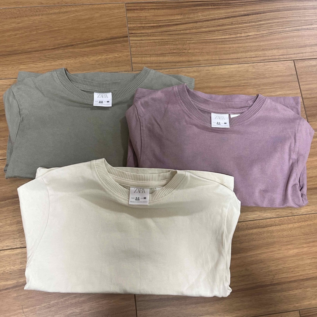 ZARA KIDS(ザラキッズ)のZARA 無地　長袖Tシャツ　春色　3枚セット キッズ/ベビー/マタニティのキッズ服男の子用(90cm~)(Tシャツ/カットソー)の商品写真