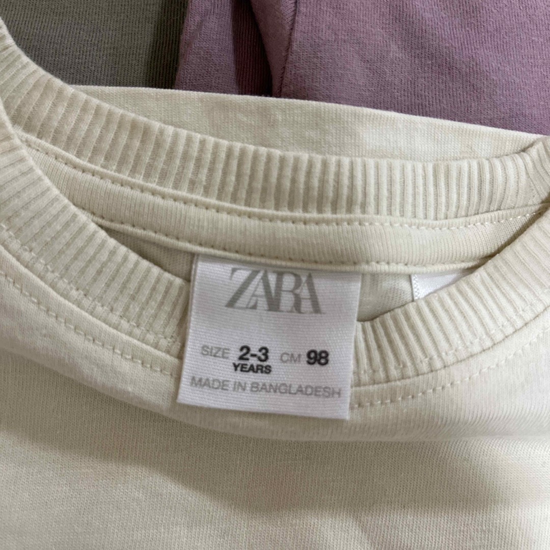 ZARA KIDS(ザラキッズ)のZARA 無地　長袖Tシャツ　春色　3枚セット キッズ/ベビー/マタニティのキッズ服男の子用(90cm~)(Tシャツ/カットソー)の商品写真