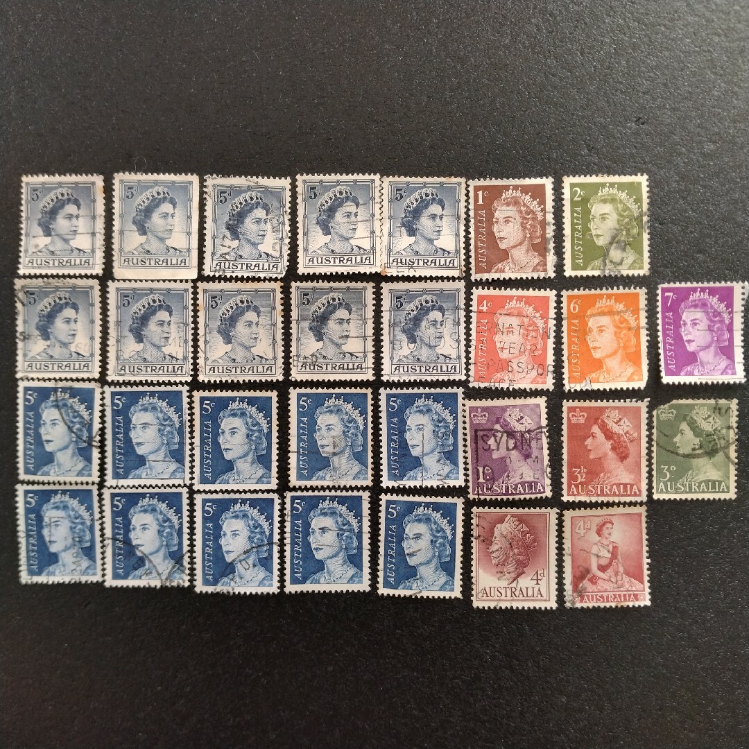p86 海外使用済み古切手30枚 エリザベス女王 ハンドメイドの素材/材料(その他)の商品写真
