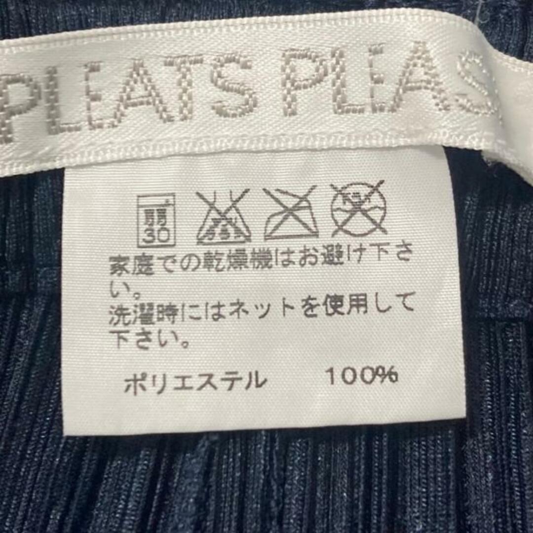 PLEATS PLEASE ISSEY MIYAKE(プリーツプリーズイッセイミヤケ)のPLEATS PLEASE(プリーツプリーズ) パンツ サイズ4 XL レディース - ダークネイビー クロップド(半端丈) レディースのパンツ(その他)の商品写真