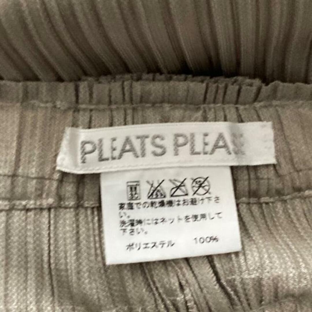 PLEATS PLEASE ISSEY MIYAKE(プリーツプリーズイッセイミヤケ)のPLEATS PLEASE(プリーツプリーズ) パンツ サイズ1 S レディース - グレーベージュ クロップド(半端丈)/ウエストゴム/プリーツ レディースのパンツ(その他)の商品写真