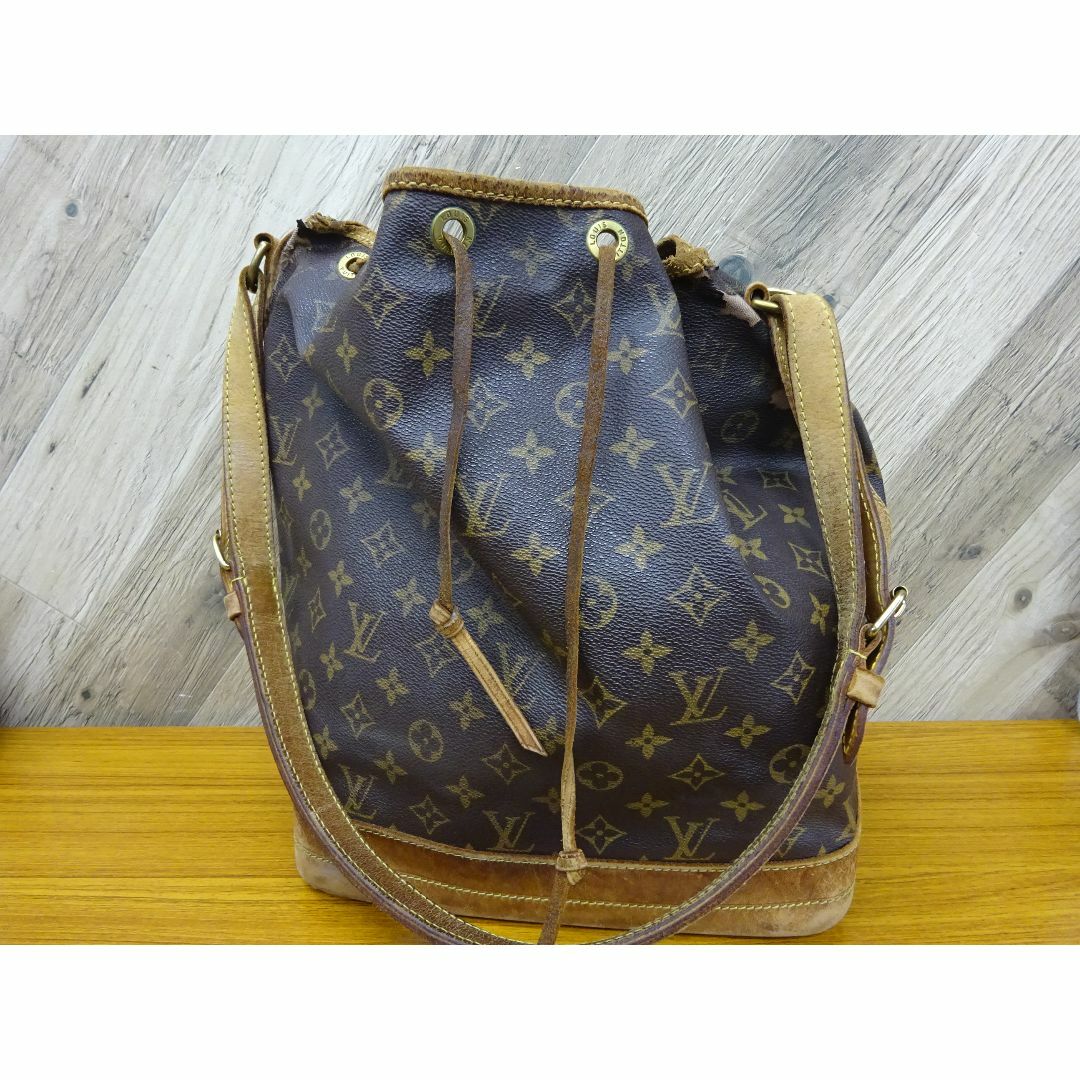 LOUIS VUITTON(ルイヴィトン)のK渋078/ ヴィトン モノグラム ノエ 巾着型 ショルダーバッグ レディースのバッグ(ショルダーバッグ)の商品写真