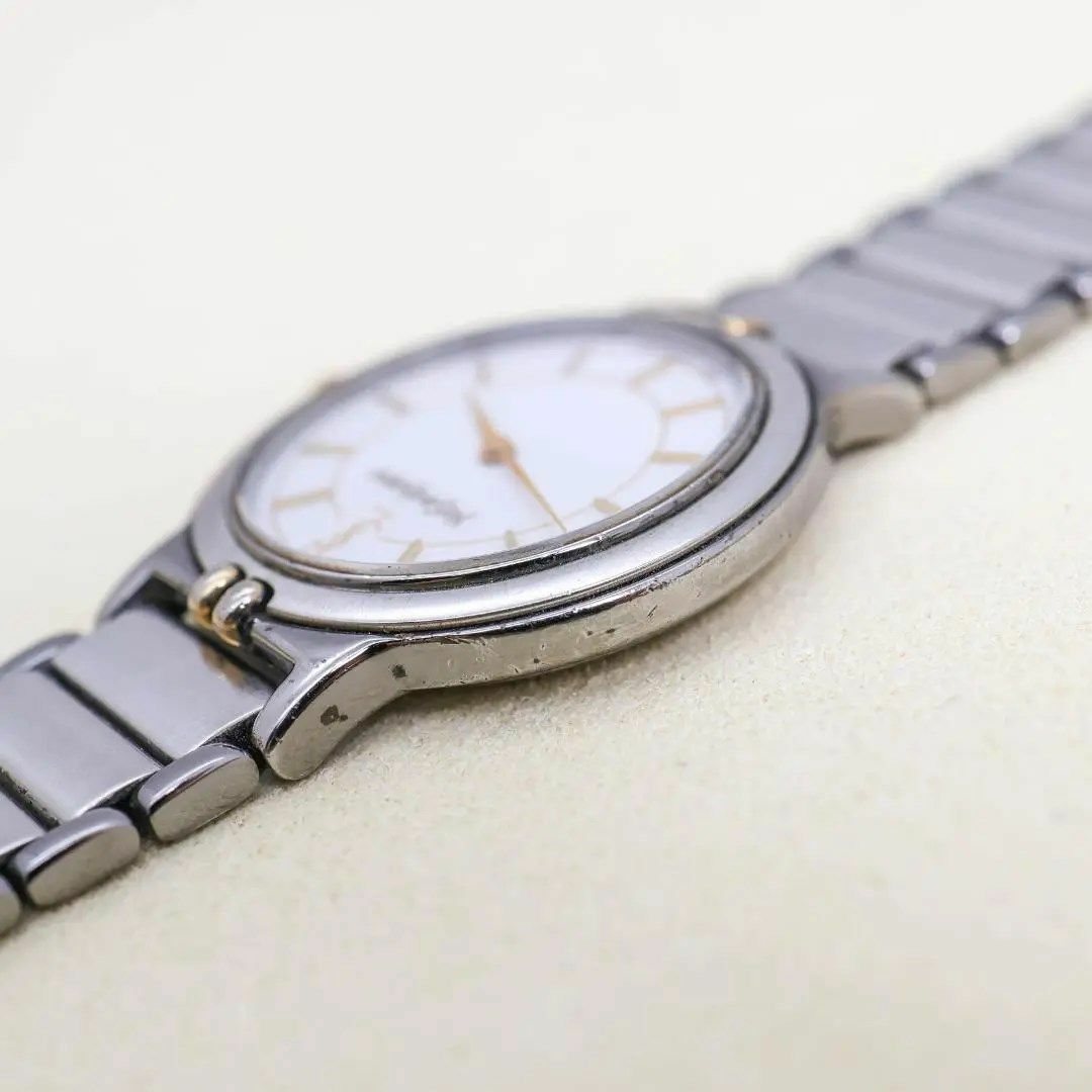 Yves Saint Laurent(イヴサンローラン)の《人気》イヴサンローラン 腕時計 ホワイト QZ ヴィンテージ レディース j レディースのファッション小物(腕時計)の商品写真