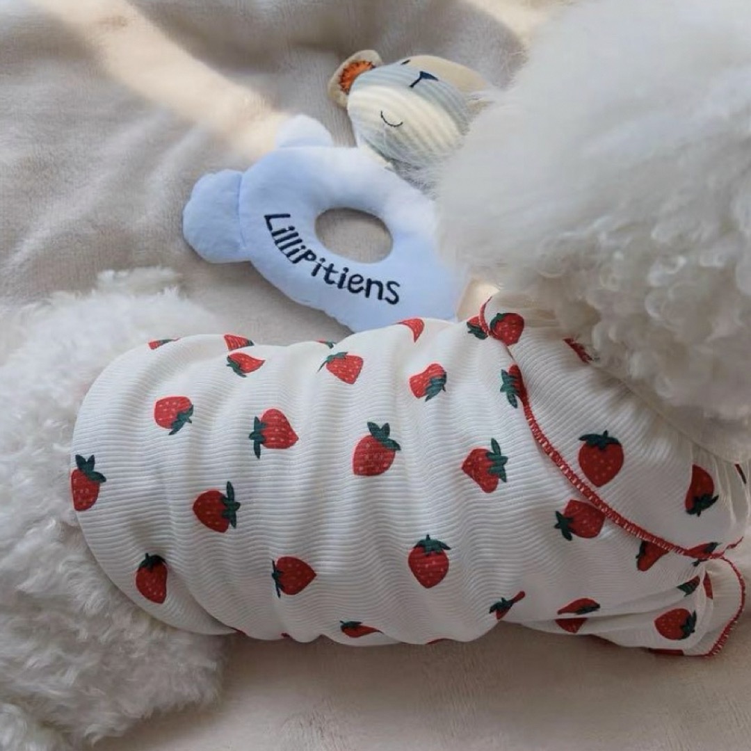 【新品】可愛い♡ストロベリーフリルトップス　犬服　ドッグウェア　S M L 苺柄 その他のペット用品(犬)の商品写真