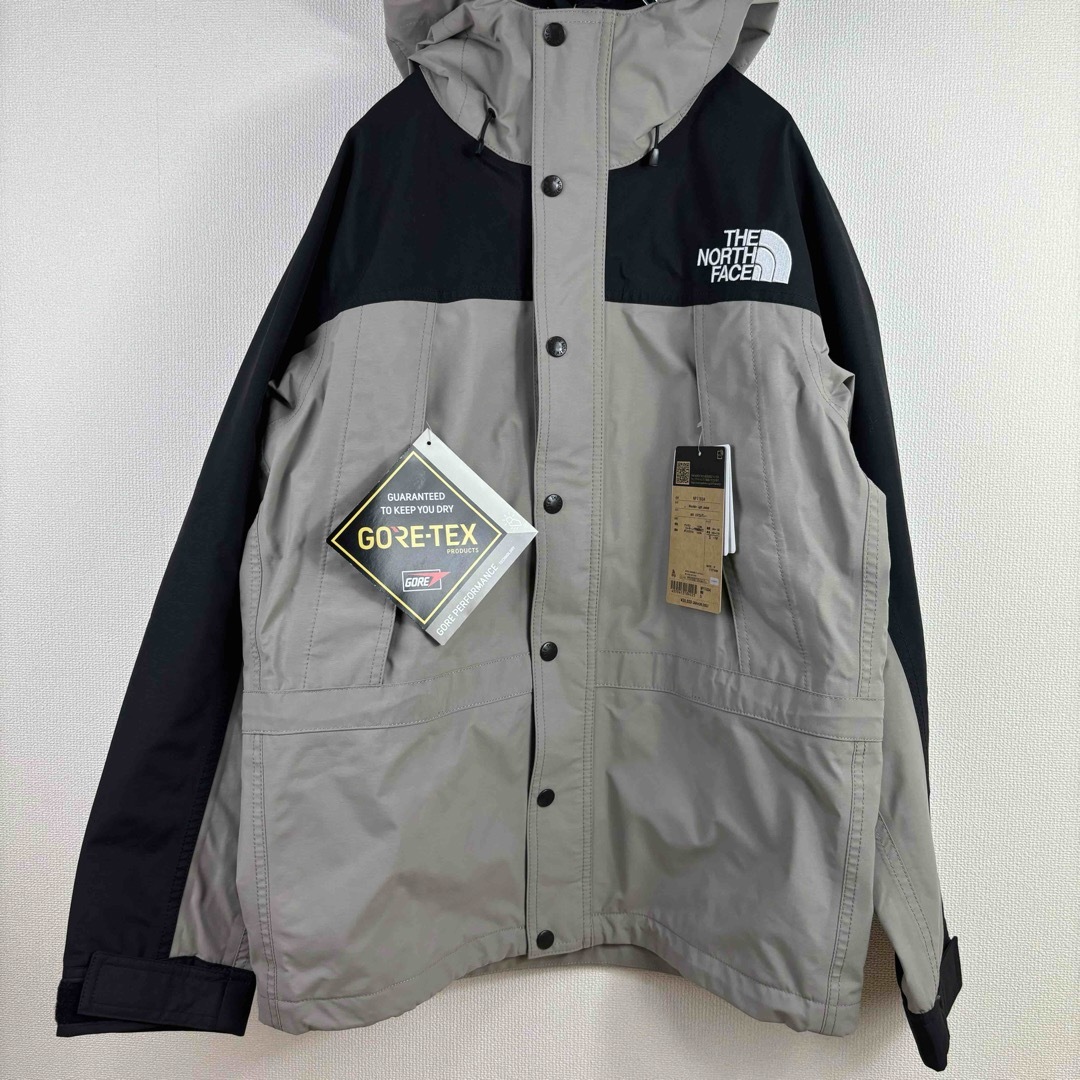 THE NORTH FACE(ザノースフェイス)の新品　ノースフェイス　マウンテンライトジャケット ミネラルグレー　S メンズ メンズのジャケット/アウター(マウンテンパーカー)の商品写真