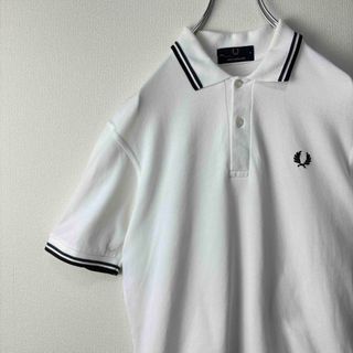 フレッドペリー(FRED PERRY)の大人気　フレッドペリー　ポロシャツ　半袖　英国製　36 S 白黒　M12 古着(ポロシャツ)