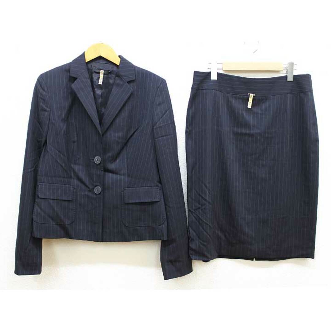 HUGO BOSS(ヒューゴボス)の【新入荷】‡HUGO BOSS/ヒューゴボス‡ストライプスカートセットアップ/スーツ/長袖/膝丈 ネイビー/紺 レディース IT44【中古】 春夏秋冬 sut 104042 レディースのレディース その他(その他)の商品写真