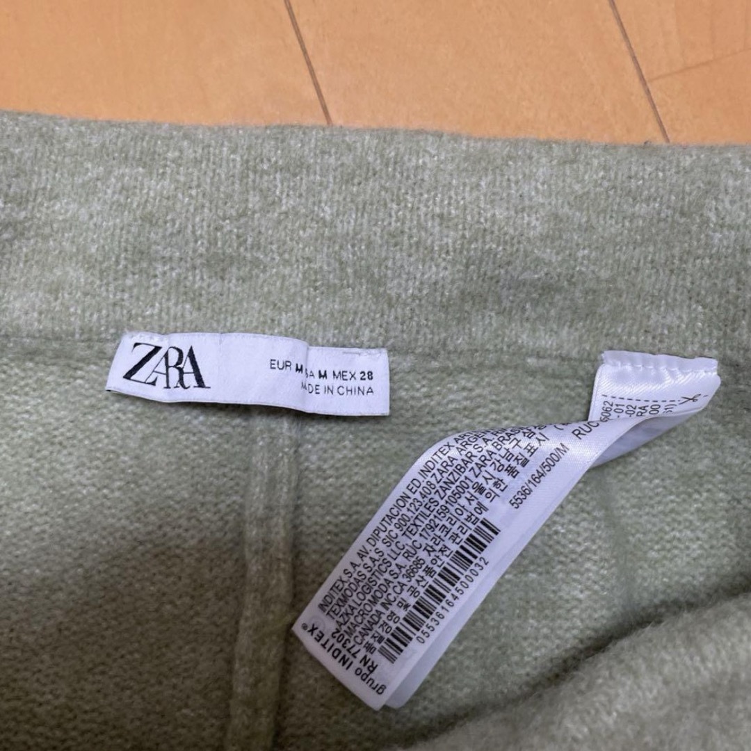 ZARA(ザラ)のzara ニット　パンツ　緑　グリーン レディースのパンツ(カジュアルパンツ)の商品写真