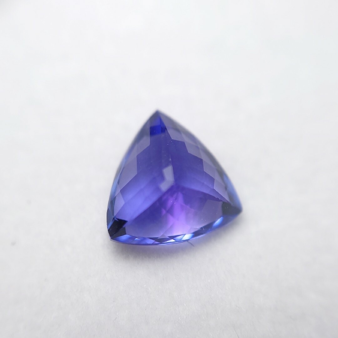 【鑑別書付き】天然石 タンザナイト ルース 1.85ct レディースのアクセサリー(その他)の商品写真