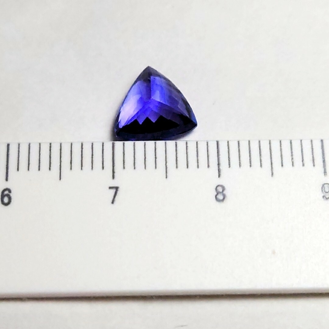 【鑑別書付き】天然石 タンザナイト ルース 1.85ct レディースのアクセサリー(その他)の商品写真