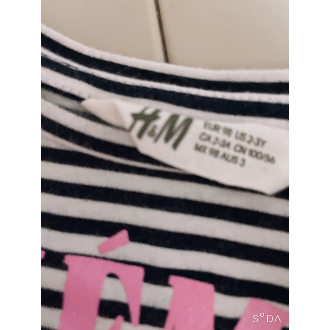 H&M(エイチアンドエム)のピカチュウ95 キッズ/ベビー/マタニティのキッズ服女の子用(90cm~)(Tシャツ/カットソー)の商品写真