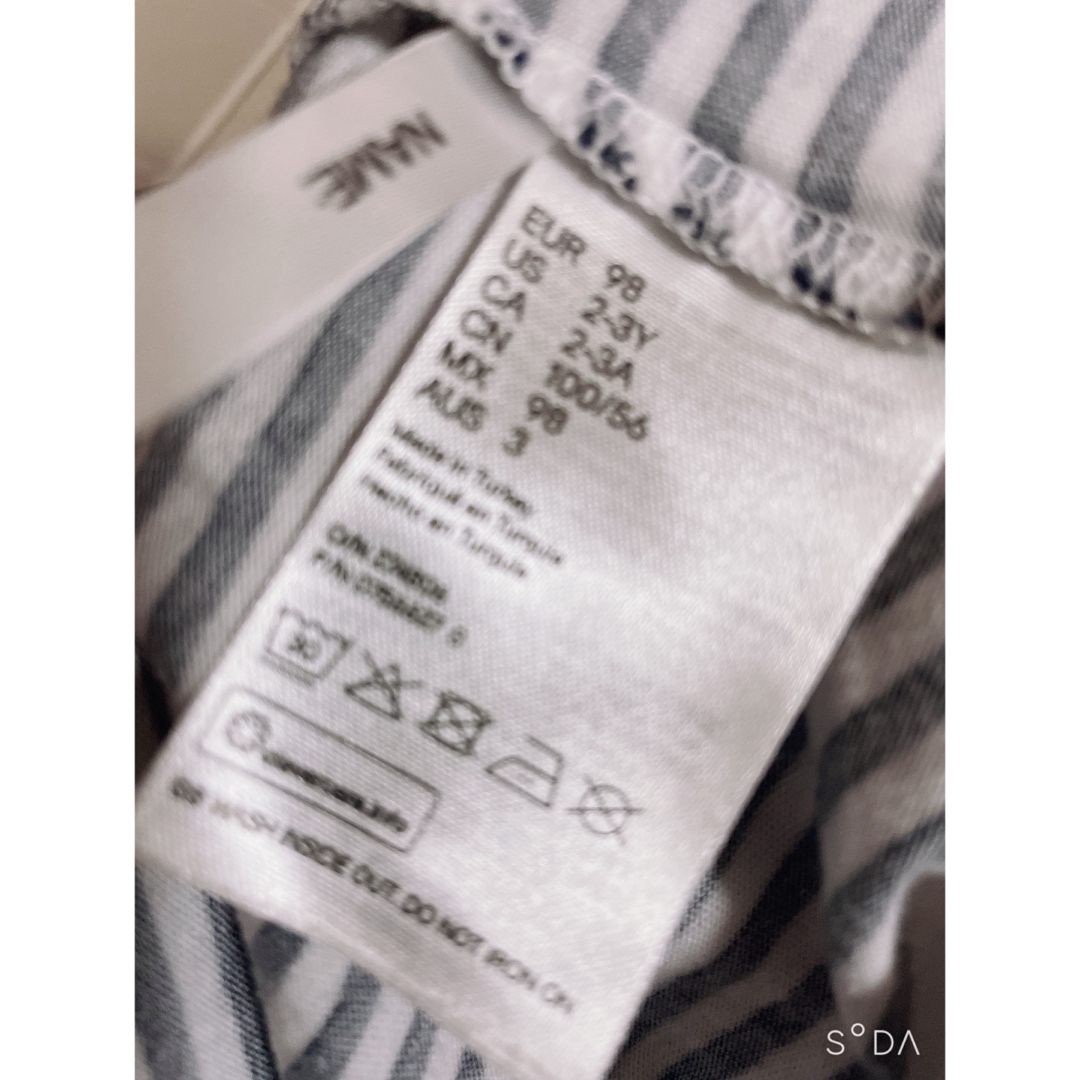 H&M(エイチアンドエム)のピカチュウ95 キッズ/ベビー/マタニティのキッズ服女の子用(90cm~)(Tシャツ/カットソー)の商品写真