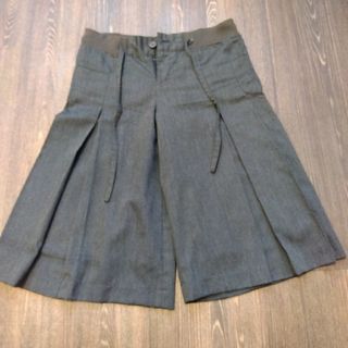 グローブ(grove)のグローブ　grove　キュロットパンツ　Mサイズ(カジュアルパンツ)