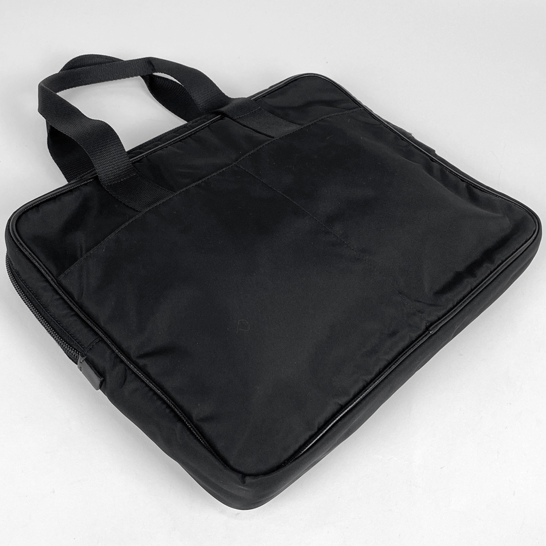 PRADA(プラダ)のプラダ ロゴプレート ハンドバッグ 【中古】 メンズのバッグ(ビジネスバッグ)の商品写真