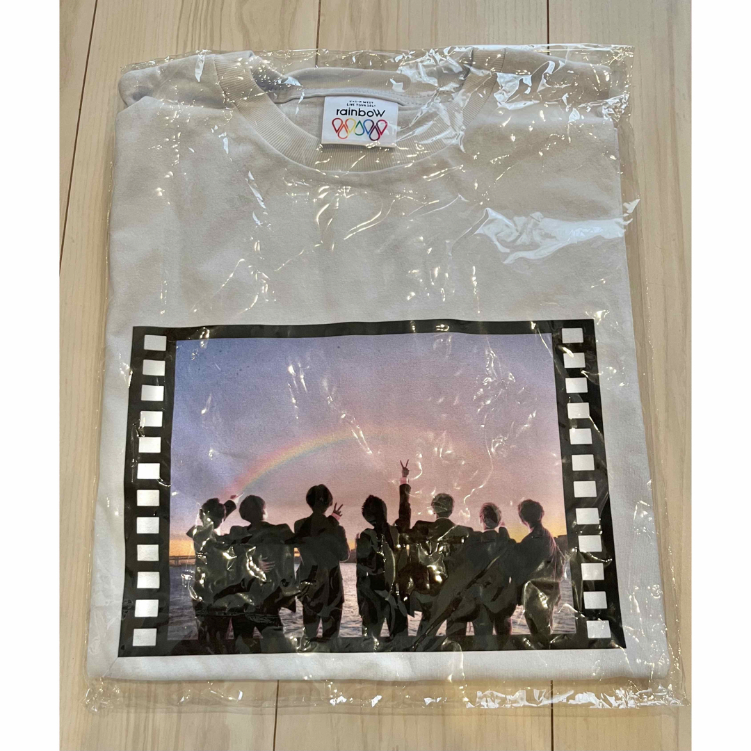 ジャニーズWEST Rainbowツアー グッズTシャツ エンタメ/ホビーのタレントグッズ(アイドルグッズ)の商品写真