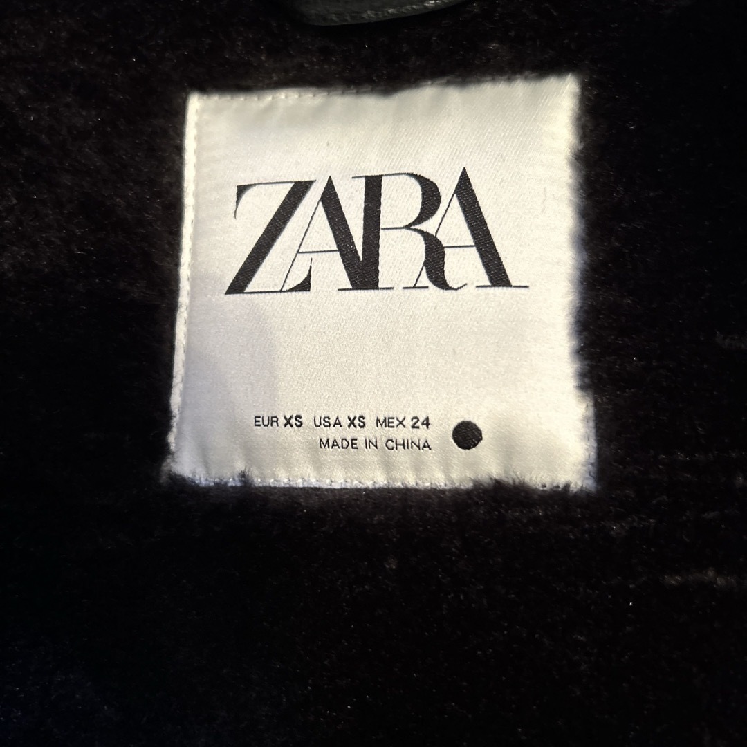 ZARA(ザラ)のZARA ボアジャケット レディースのジャケット/アウター(ブルゾン)の商品写真