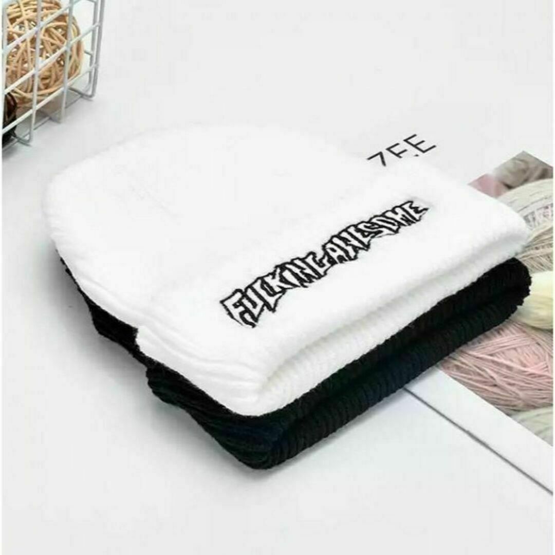 480 ファッキンオーサム ニット帽 ホワイト ビーニー ユニセックス 韓国 メンズの帽子(ニット帽/ビーニー)の商品写真
