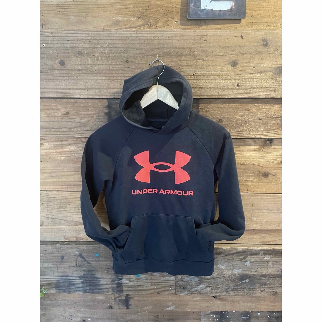 UNDER ARMOUR(アンダーアーマー)のアンダーアーマー【UNDERARMOUR】　ジュニアパーカー キッズ/ベビー/マタニティのキッズ服男の子用(90cm~)(Tシャツ/カットソー)の商品写真