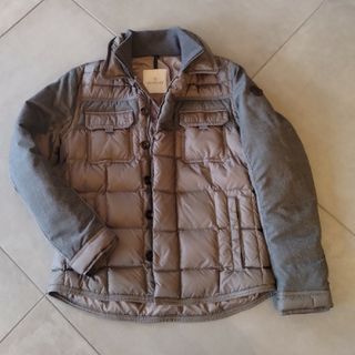 モンクレール(MONCLER)のMONCLERダウン　サイズ2 　グレージュ(ダウンジャケット)