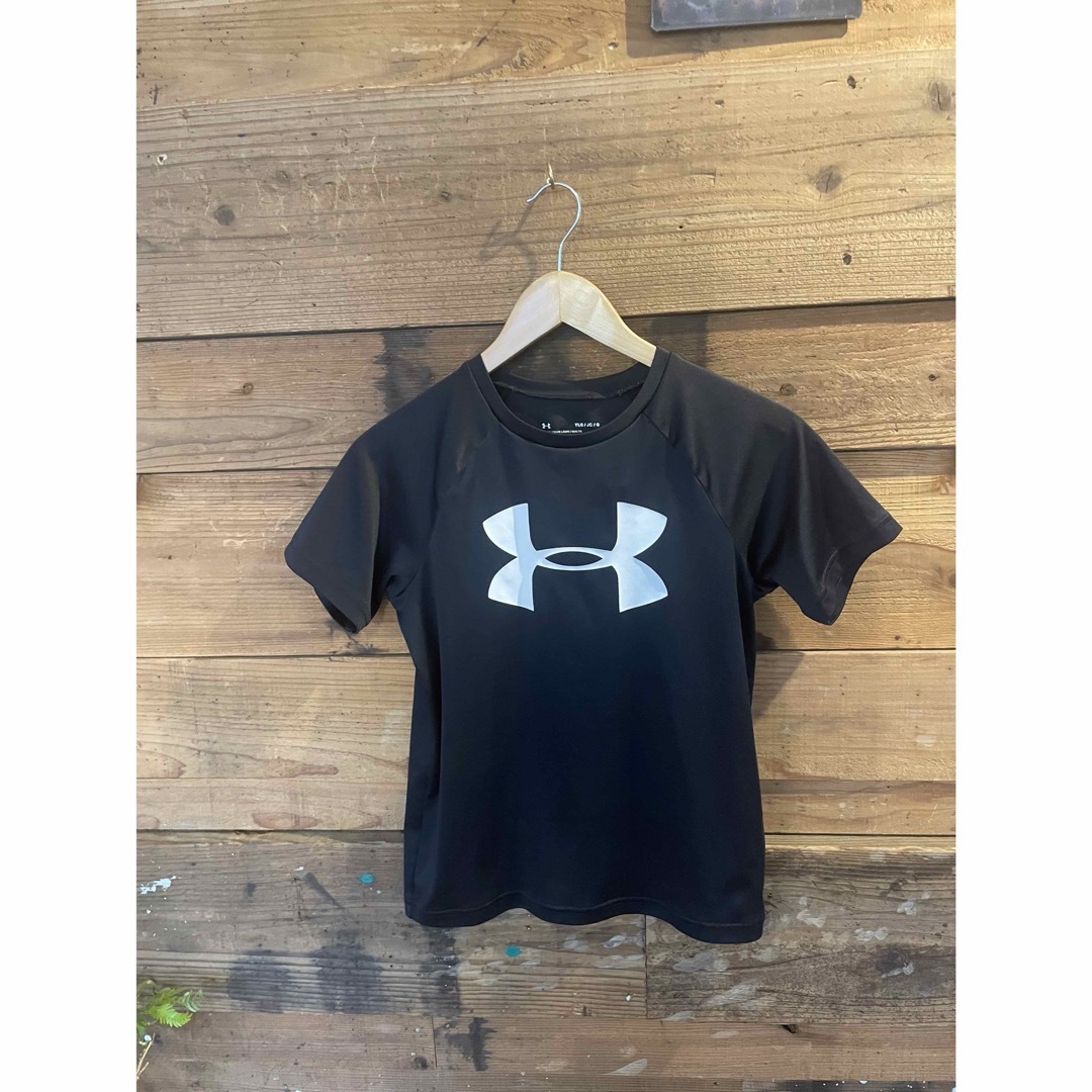 UNDER ARMOUR(アンダーアーマー)のアンダーアーマー【UNDERARMOUR】　ジュニアTシャツ キッズ/ベビー/マタニティのキッズ服男の子用(90cm~)(Tシャツ/カットソー)の商品写真