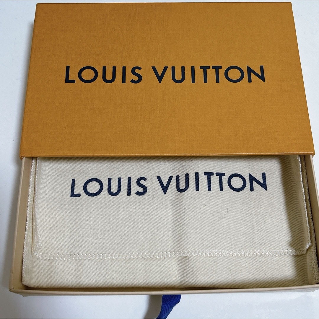 LOUIS VUITTON(ルイヴィトン)のルイヴィトン/箱(長財布サイズ) インテリア/住まい/日用品のオフィス用品(ラッピング/包装)の商品写真