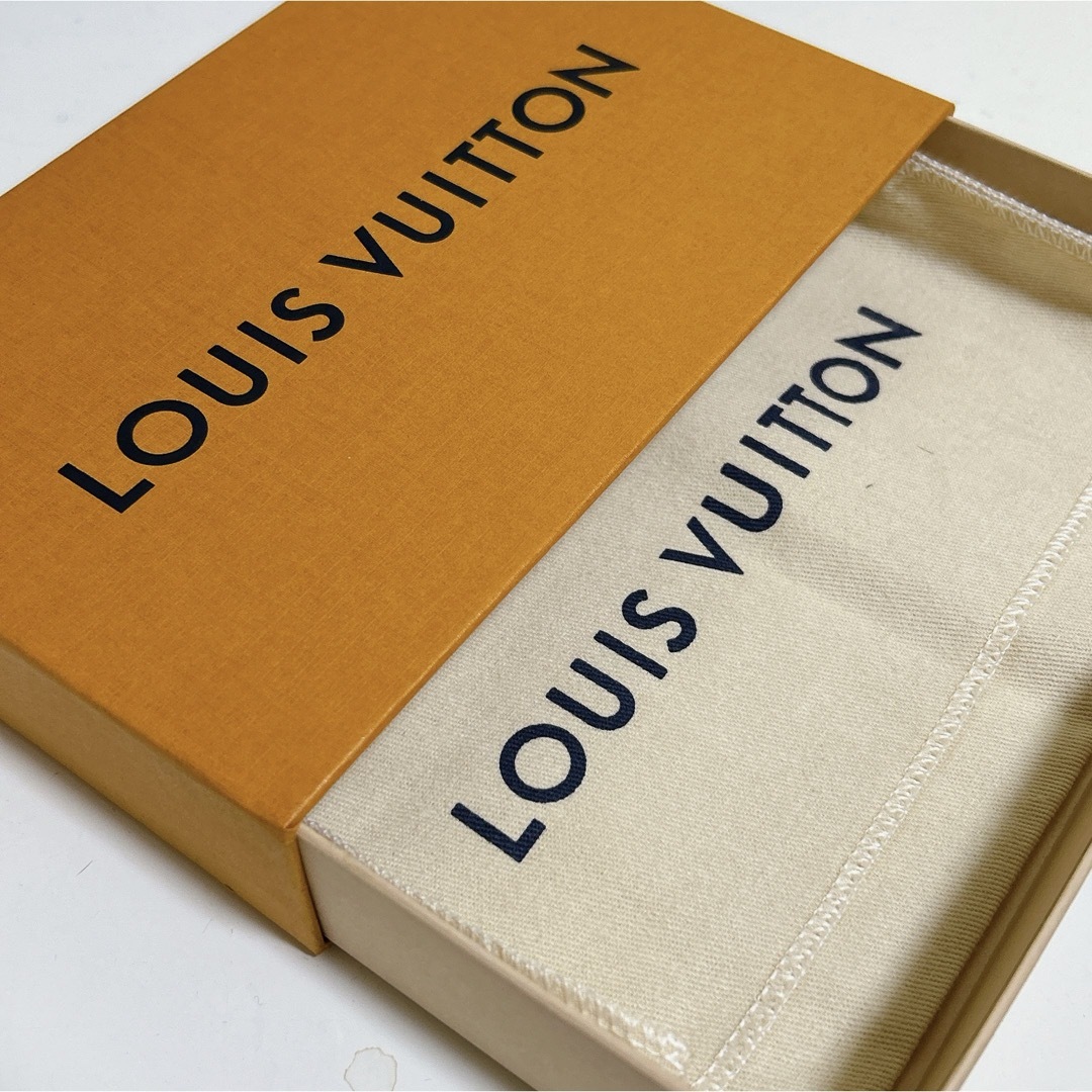 LOUIS VUITTON(ルイヴィトン)のルイヴィトン/箱(長財布サイズ) インテリア/住まい/日用品のオフィス用品(ラッピング/包装)の商品写真