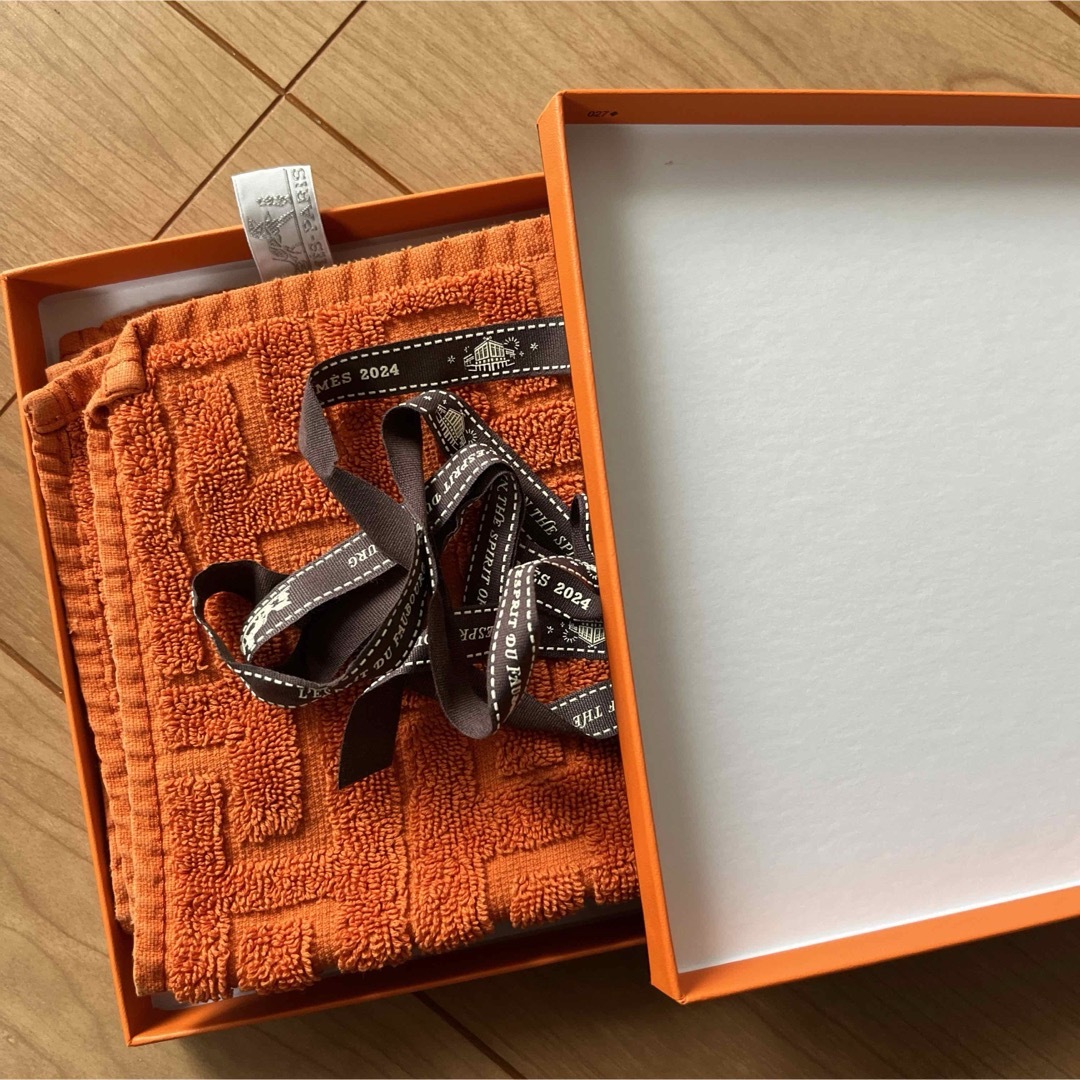 Hermes(エルメス)のエルメス ステアーズ ハンドタオル ハンカチ オレンジ コットン100% レディースのファッション小物(ハンカチ)の商品写真