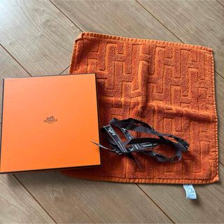 エルメス(Hermes)のエルメス ステアーズ ハンドタオル ハンカチ オレンジ コットン100%(ハンカチ)